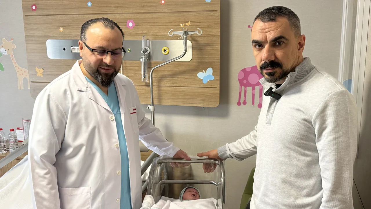 Çok nadir görülüyor! Anne karnında başladı, doğar doğmaz ameliyata alındı