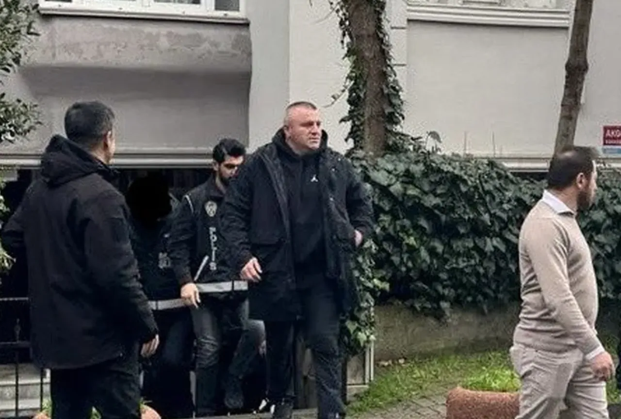 Ekrem İmamoğlunun koruması Bektaş Kamburoğlu gözaltında