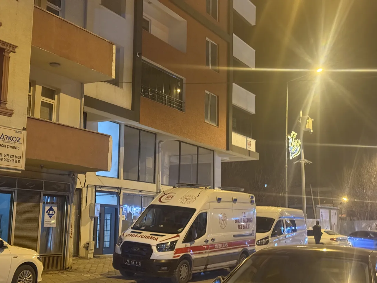 İş merkezinde şüpheli ölüm! Sesleri duyunca hemen koştular