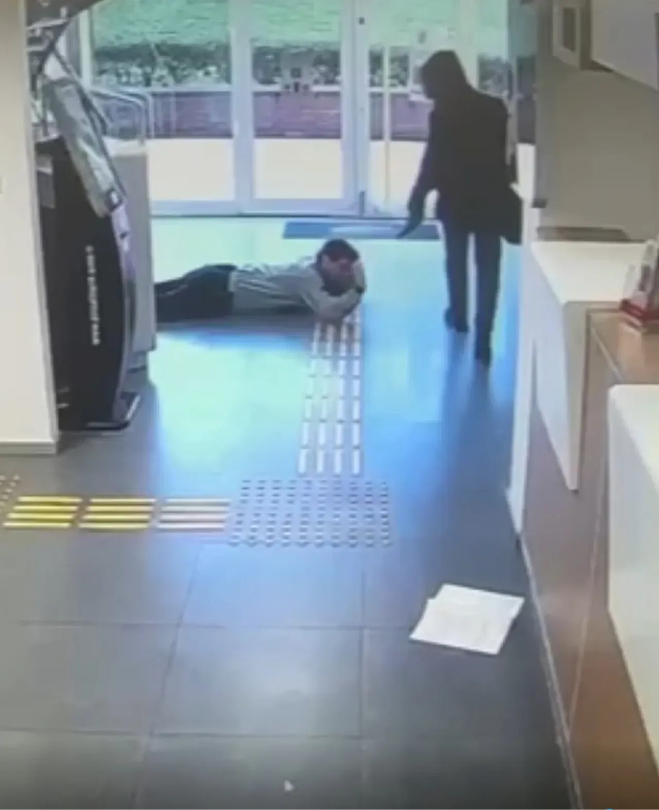 İstanbuldaki banka soygununun görüntüleri ortaya çıktı