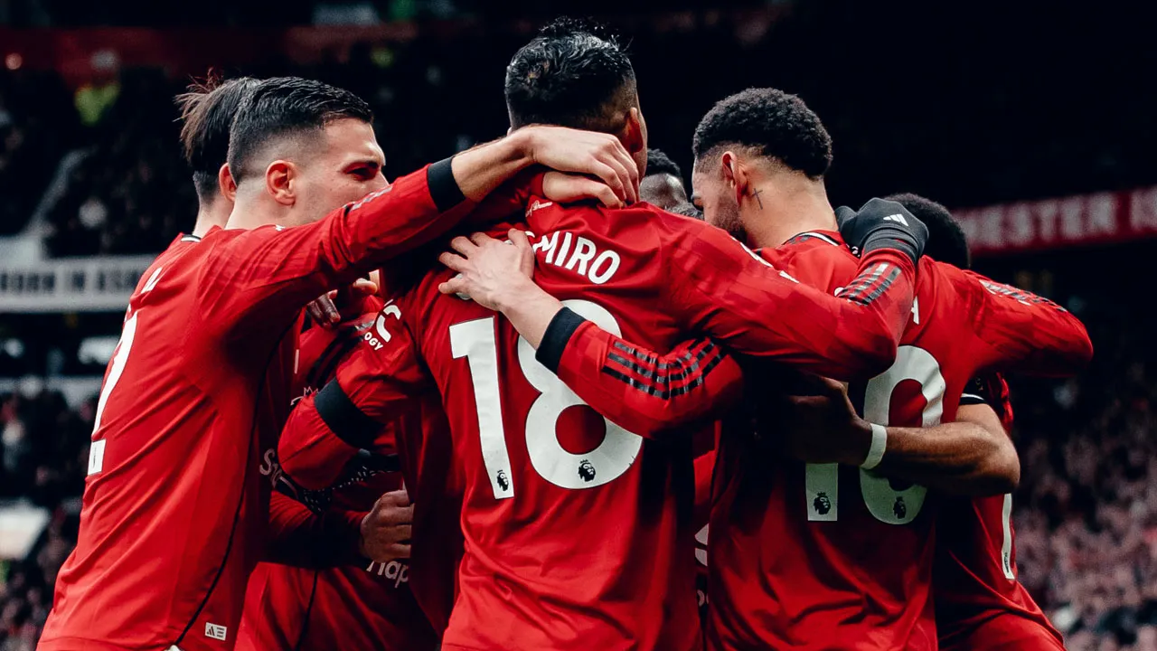 Manchester United uçuşa geçti: 4'te 4 geldi!