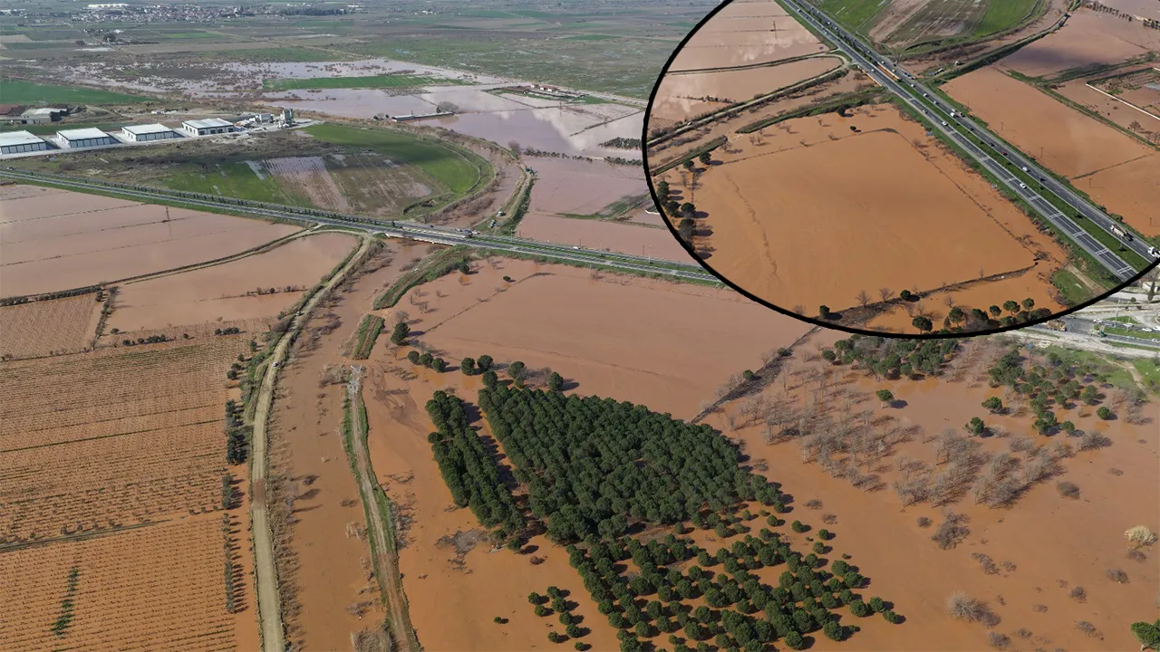 Manisa'yı sağanak yıktı geçti! Dere taştı, yol çöktü, tarlalar sular altında kaldı