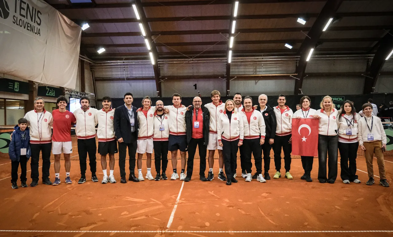 Milliler, Dünya Grubu 1'e yükseldi