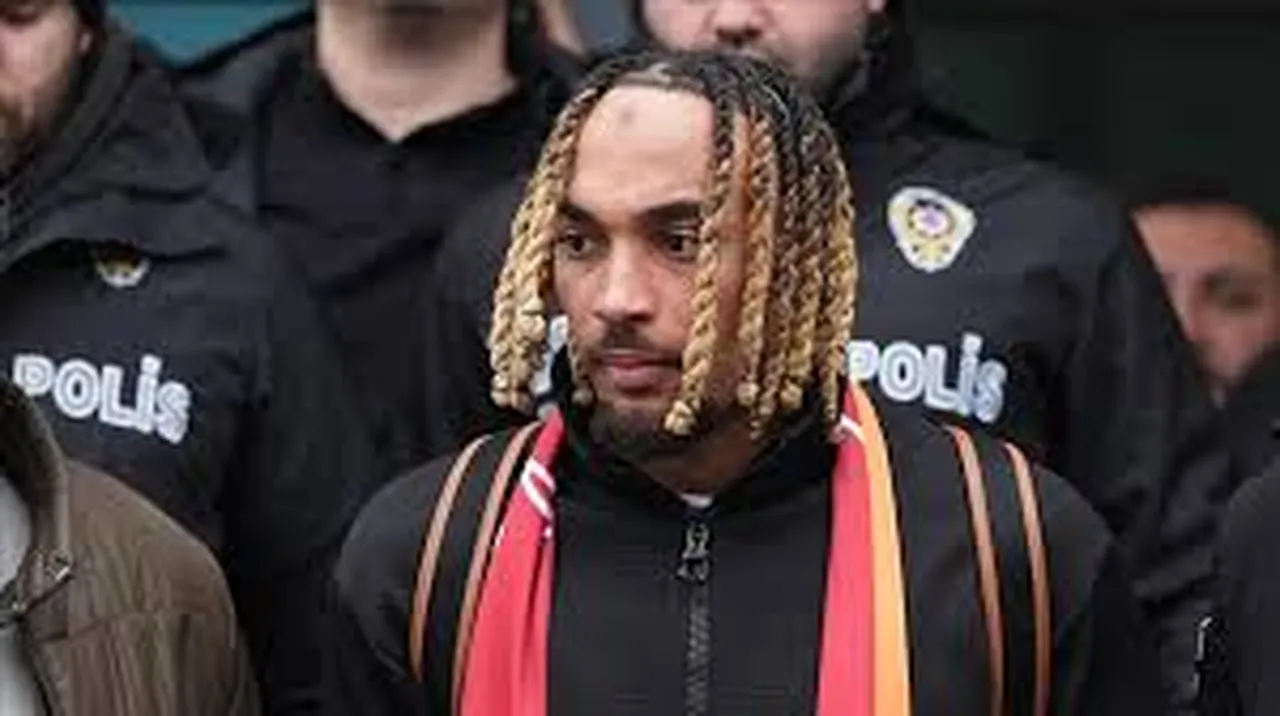 Nhaga'ya Boey çalımı! G.Saray'ın UEFA'ya bildirilen kadrosunda son dakika değişimi