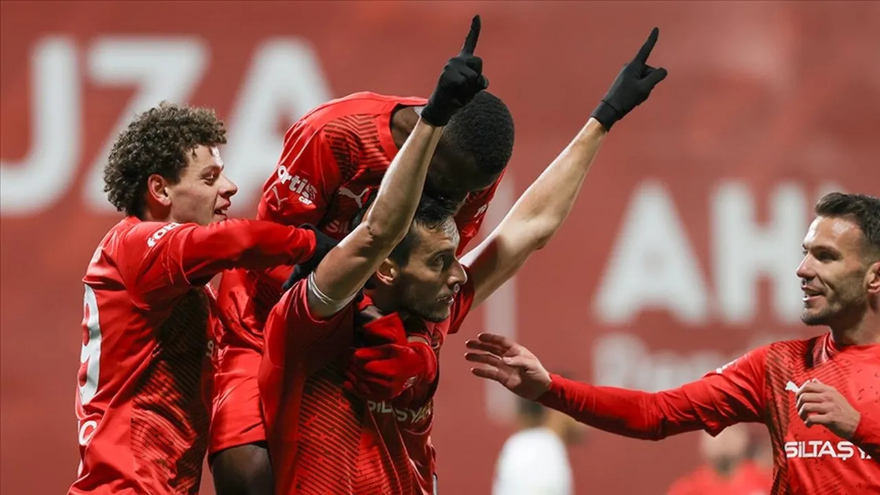 Pendikspor-Amedspor maçı hangi kanalda, saat kaçta? Şifresiz canlı yayın bilgileri netleşti!