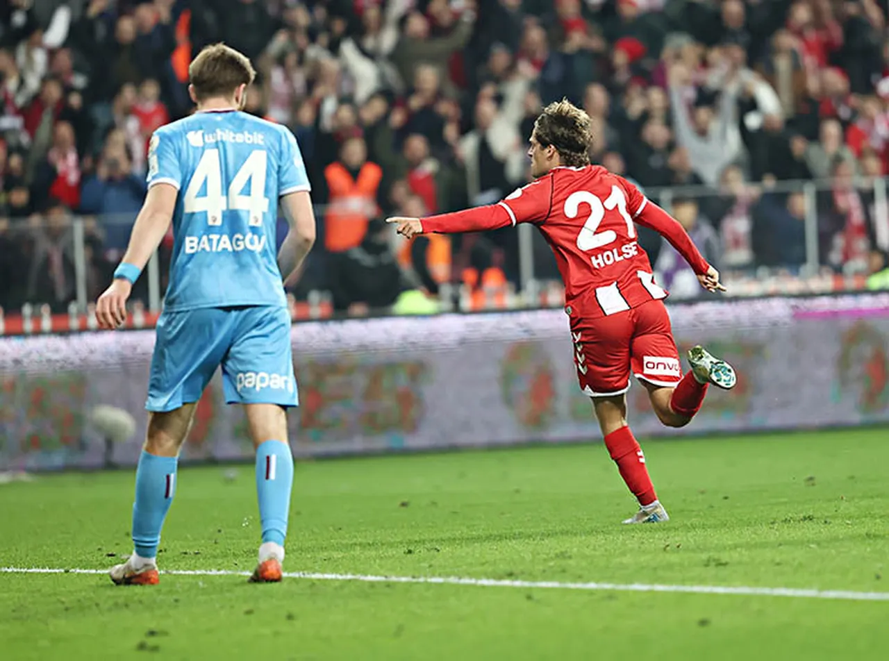 Samsunspor-Trabzonspor canlı yayın hangi kanalda, saat kaçta? Karşılaşmayı Alper Akarsu yönetecek!