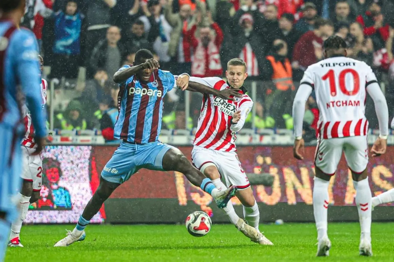 Trabzonspor, Karadeniz derbisinde 3 puanı 3 golle aldı