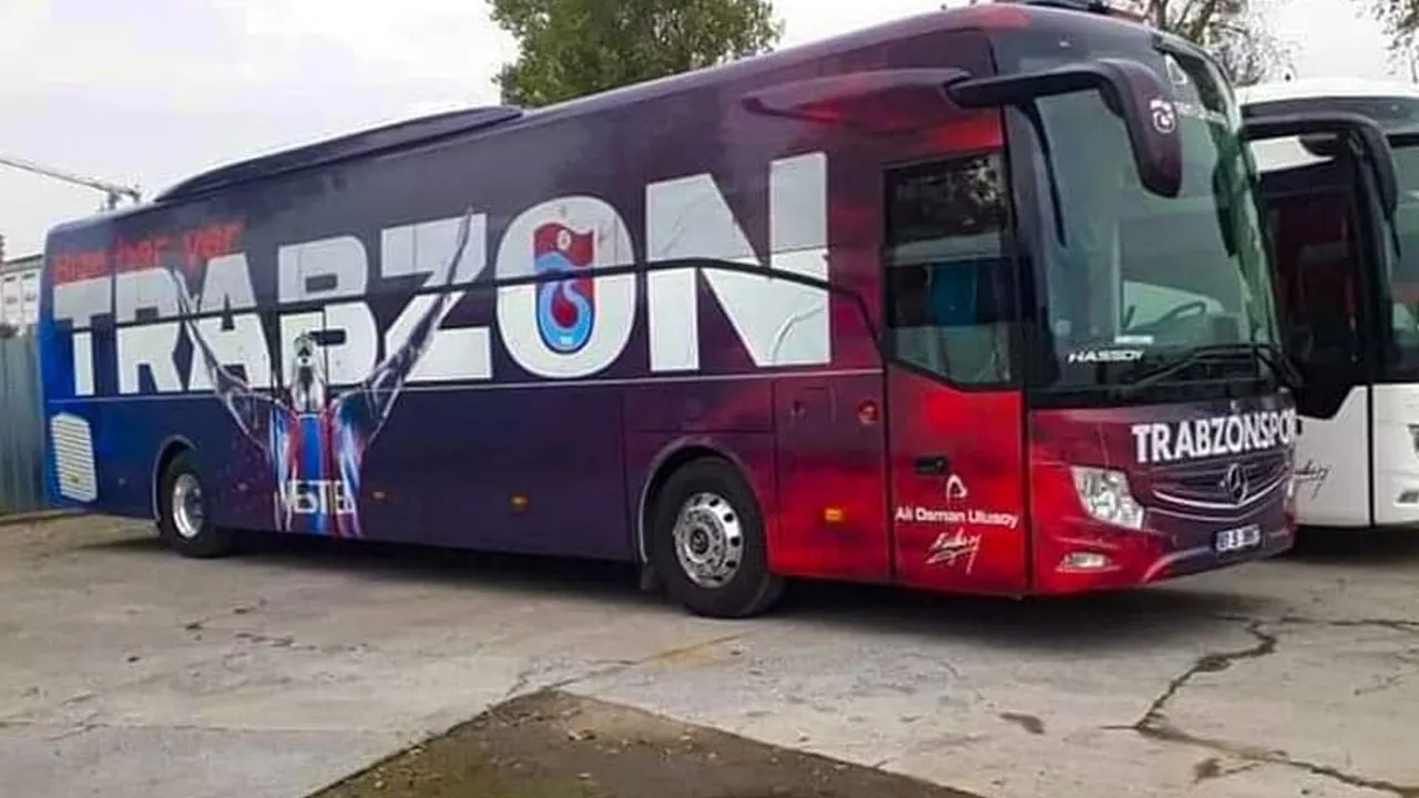 Trabzonspor'un takım otobüsüne taşlı saldırı!