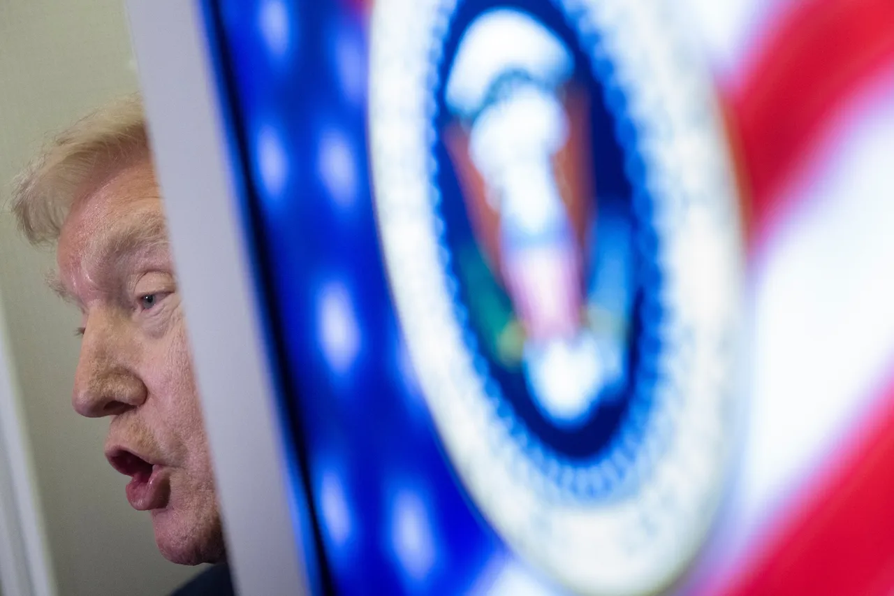 Trump, uçakta gazetecilerin sorularını cevapladı