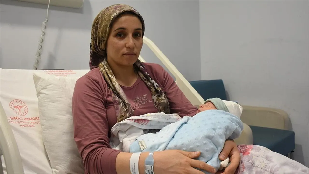 6 Şubat'ın yıldönümünde anne oldu: Kızını kaybettiği aynı gün ve saatte oğlunu kucakladı