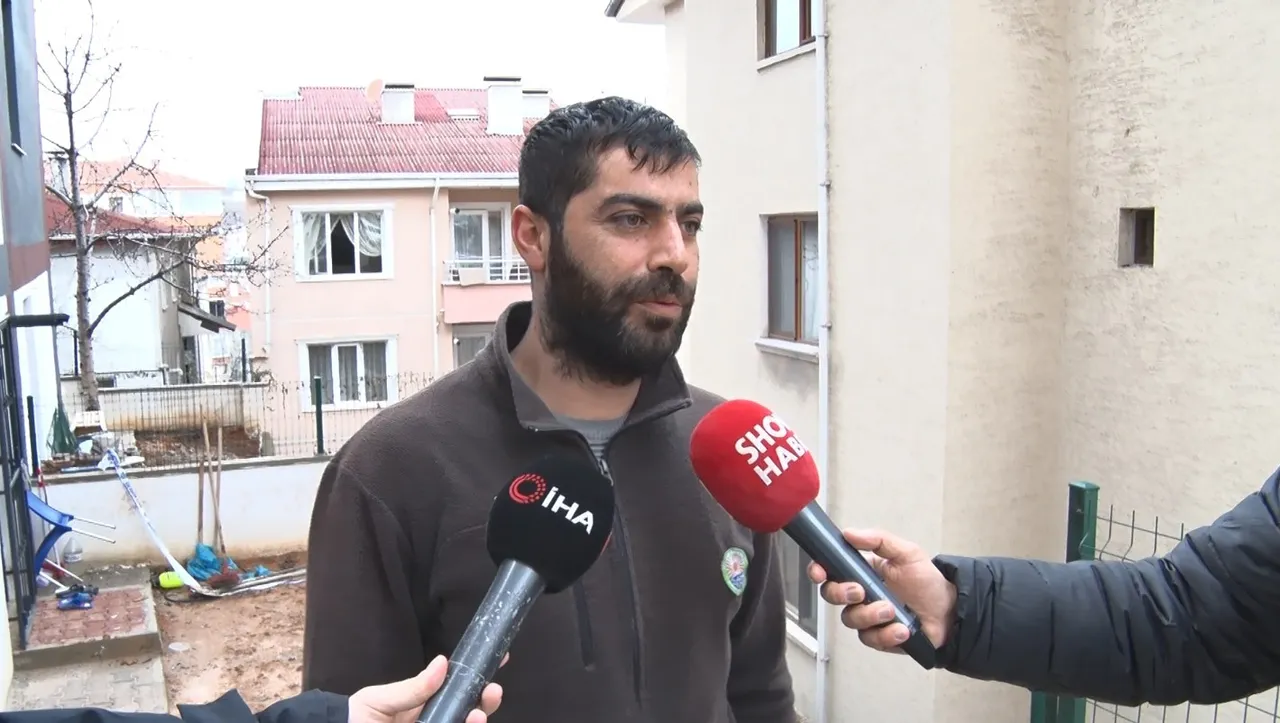 Ankara’da istinat duvarı yıkıldı: Riskli 5 apartman hemen boşaltıldı