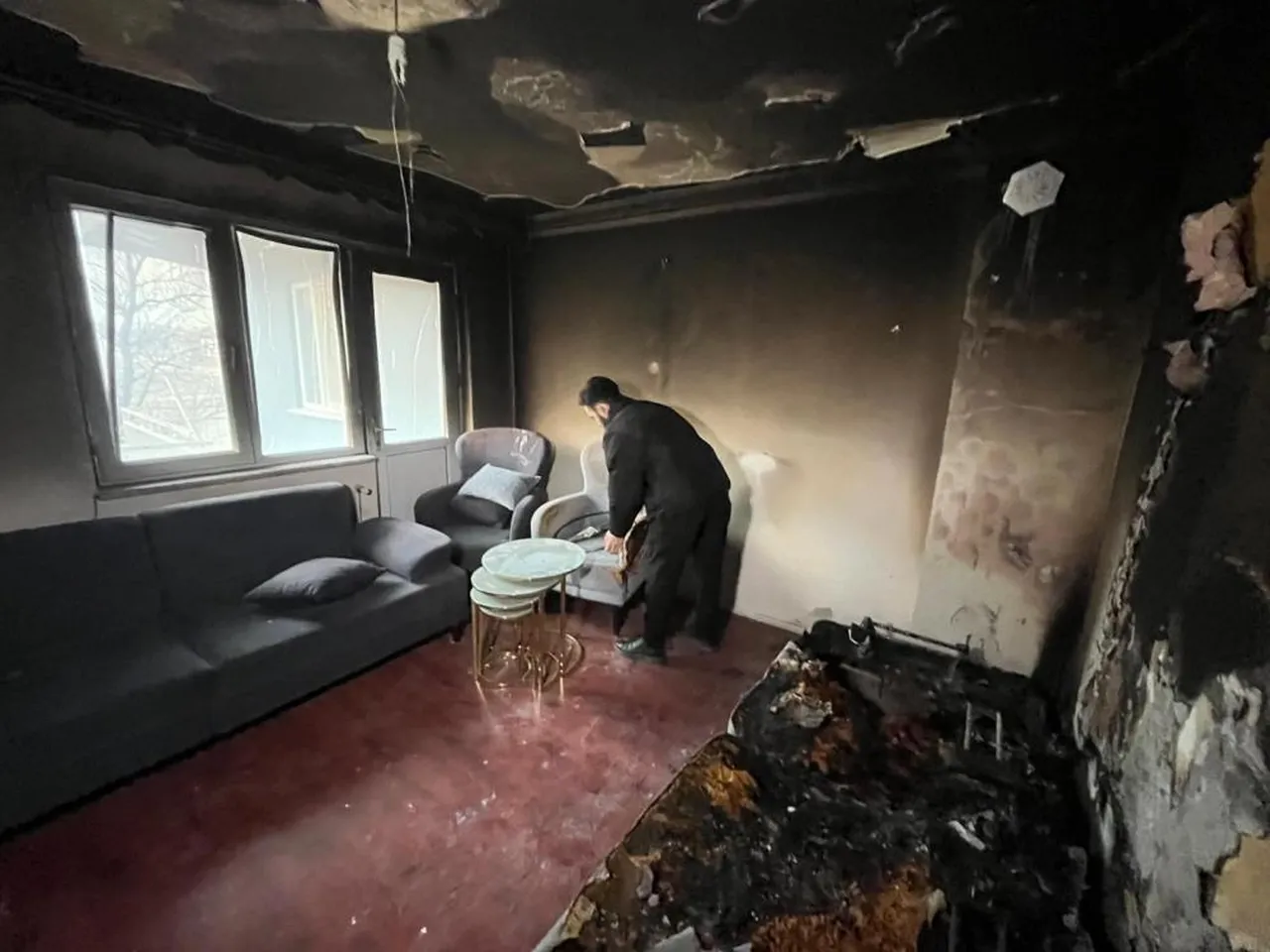 Bebeği üşümesin diye annesine gitti, başına gelenler şoke etti! Kimseler de görmedi