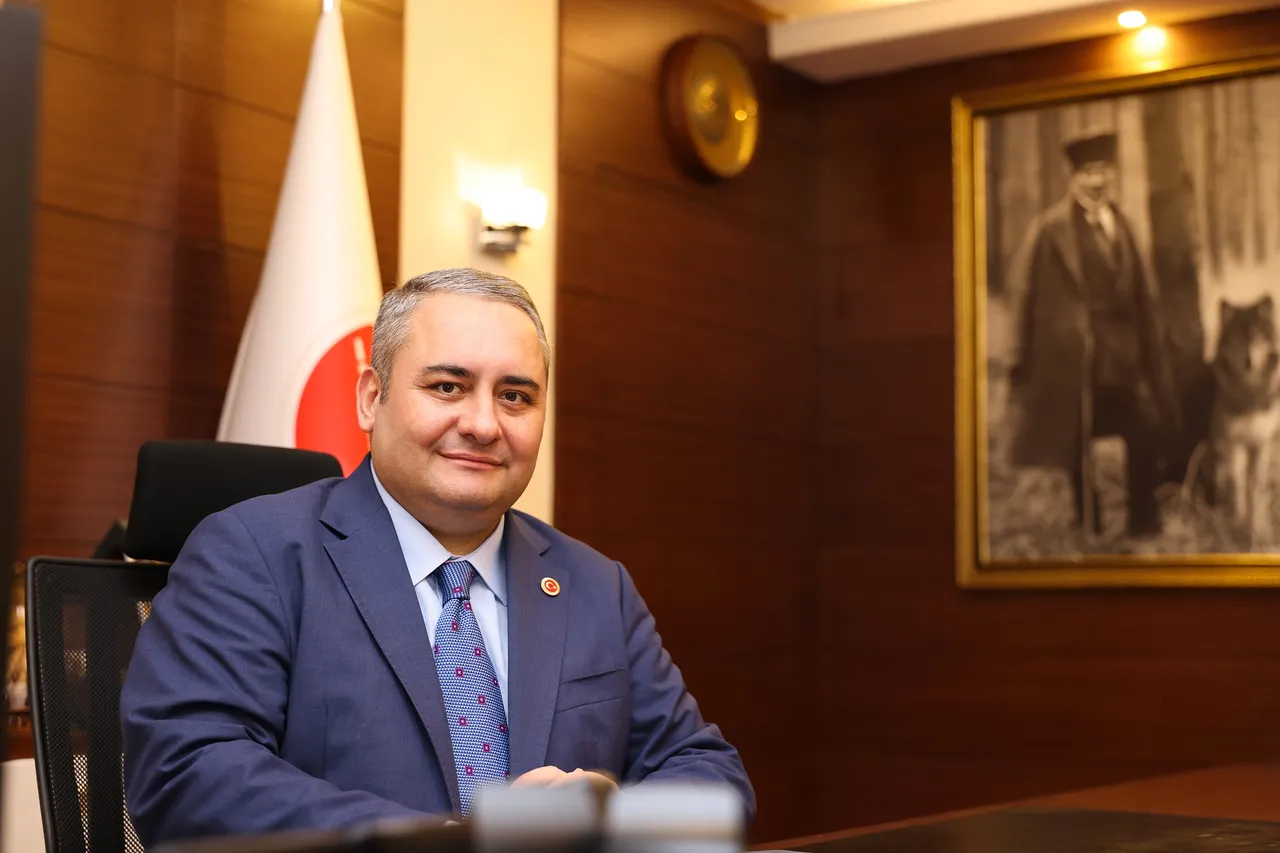 CHP'den istifa eden Mesut Özarslan'dan Özgür Özel'e suç duyurusu