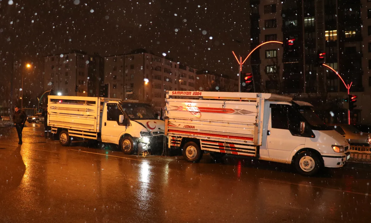 Erzurum'da zincirleme kaza! Çok sayıda yaralı var