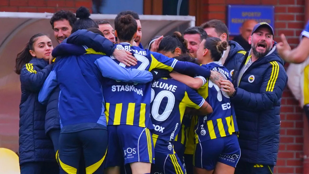 Fenerbahçe, Beşiktaş'ı farka boğdu: 19 dakikada 4 gol