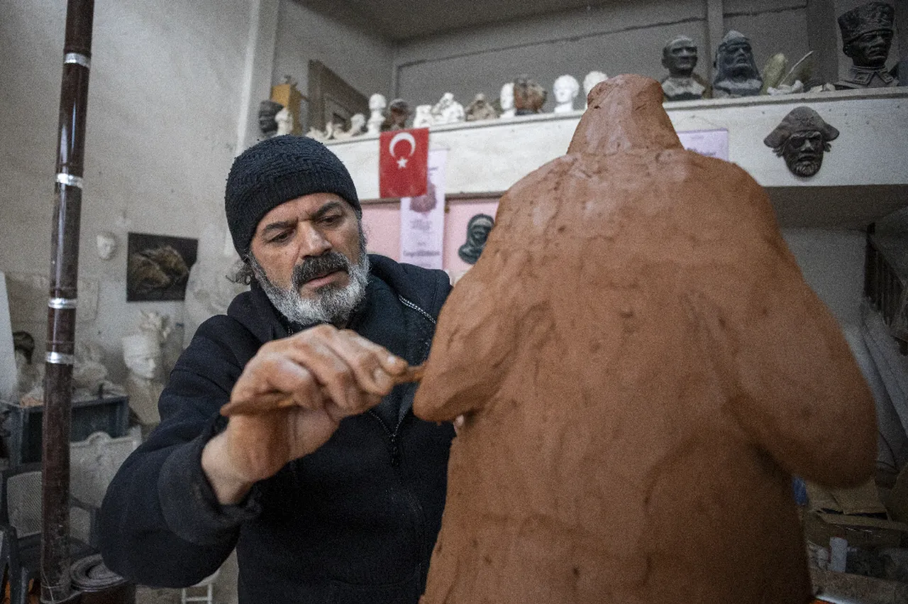 UNESCO mirası Arslantepe heykelleri atölyede yeniden şekilleniyor
