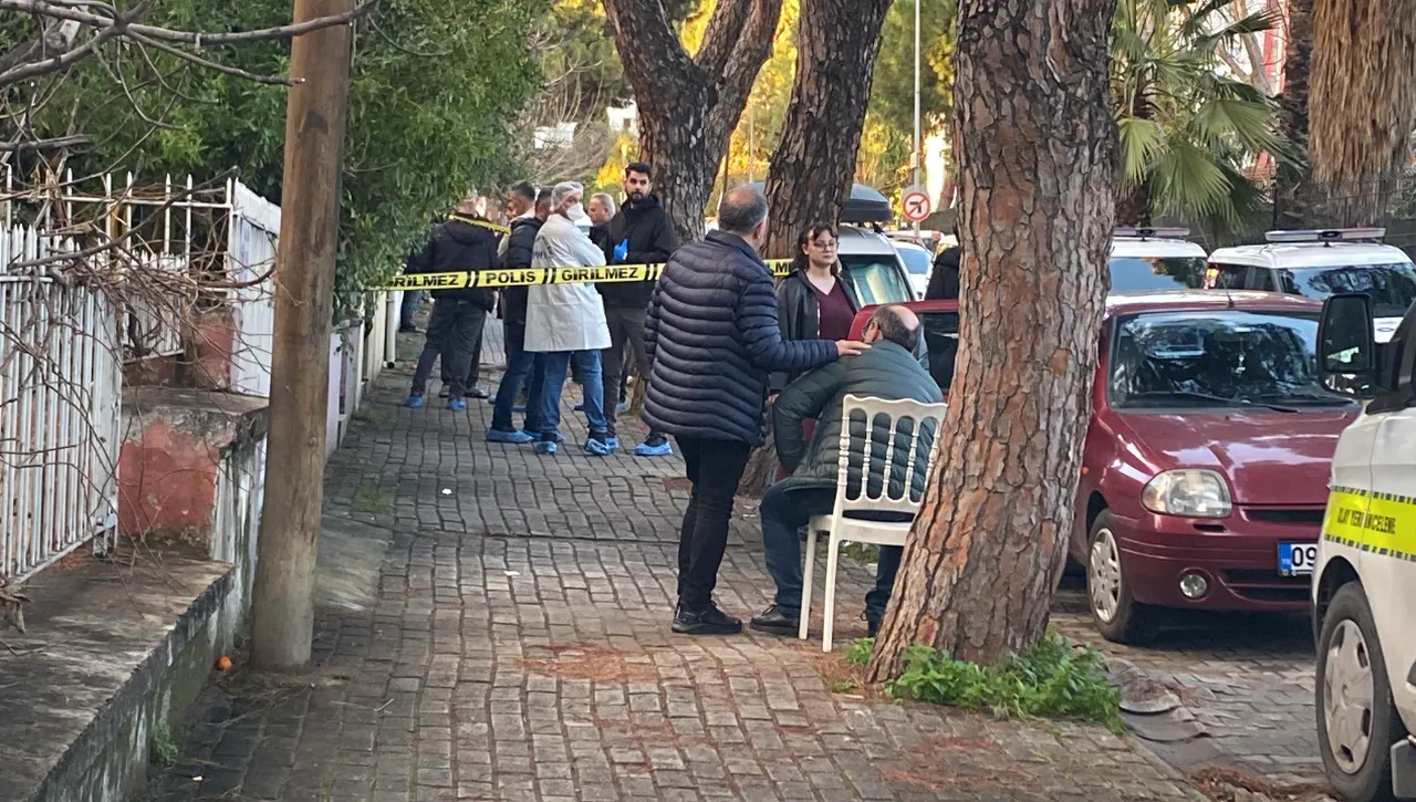 Yaşlı çift evlerinde bıçaklanarak öldürüldü! Eve giren oğulları dehşeti yaşadı 