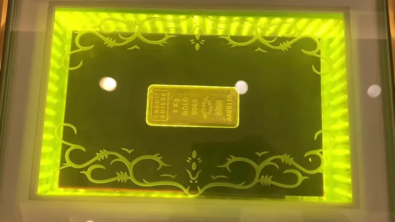 Altın kaplama otel! Zeminleri 550 milyon TLye satılıyor