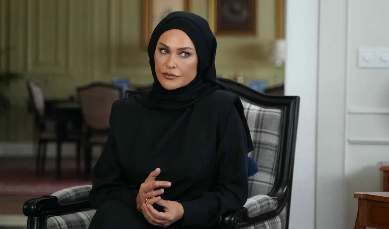 Hülya Avşar (Fazilet)