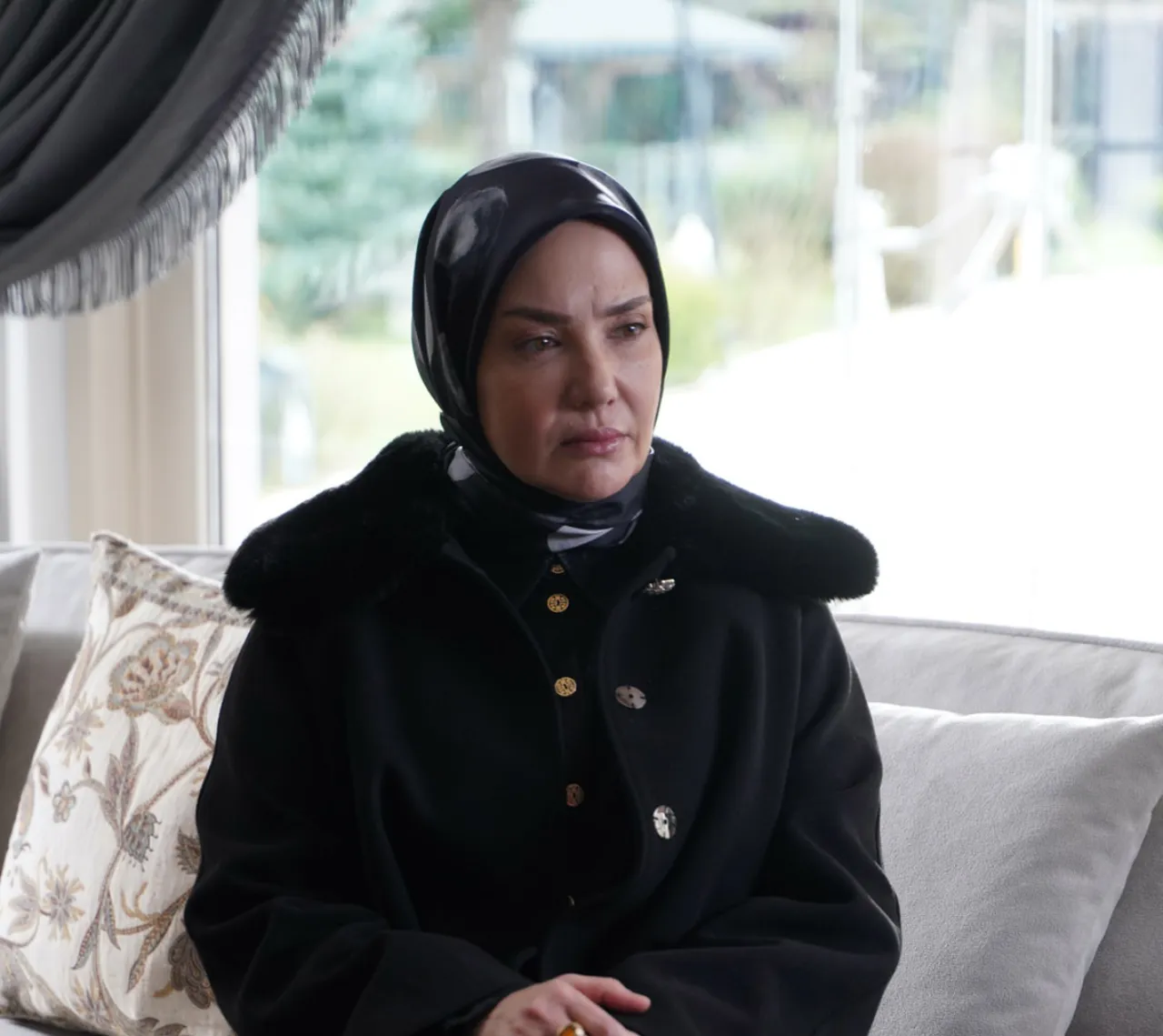 Deniz Uğur (Hümeyra)