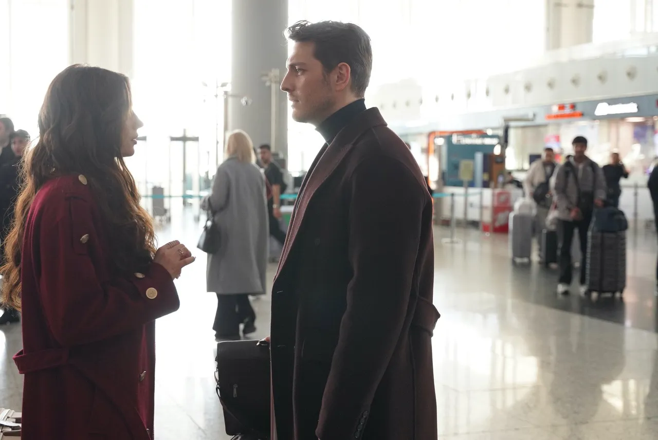 Aynı Yağmur Altındanın Alisi Burak Tozkoparan kimdir?