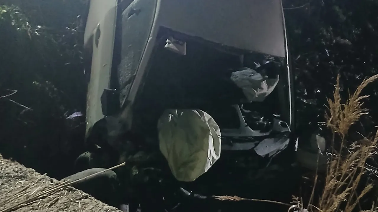 Edirne'de araç şarampole devrildi: 2 kişi can verdi