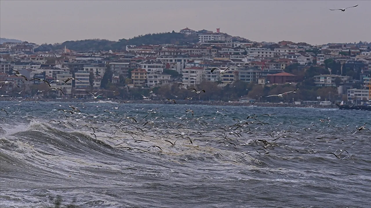 İstanbul Valiliği saat verdi! Fırtınanın etkisi 1 gün sürecek