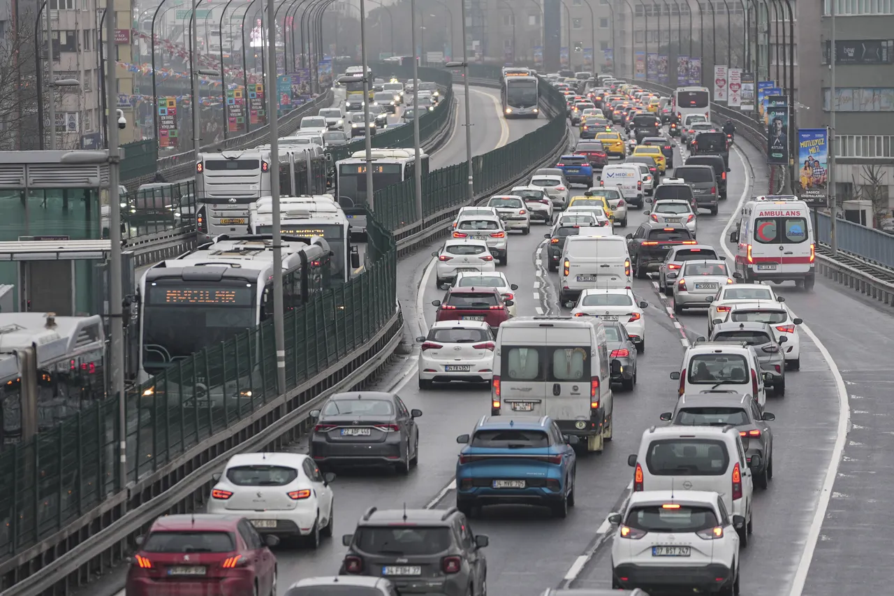 İstanbul’da ‘Pazartesi´ klasiği! Trafik yoğunluğu yüzde 78’e çıktı