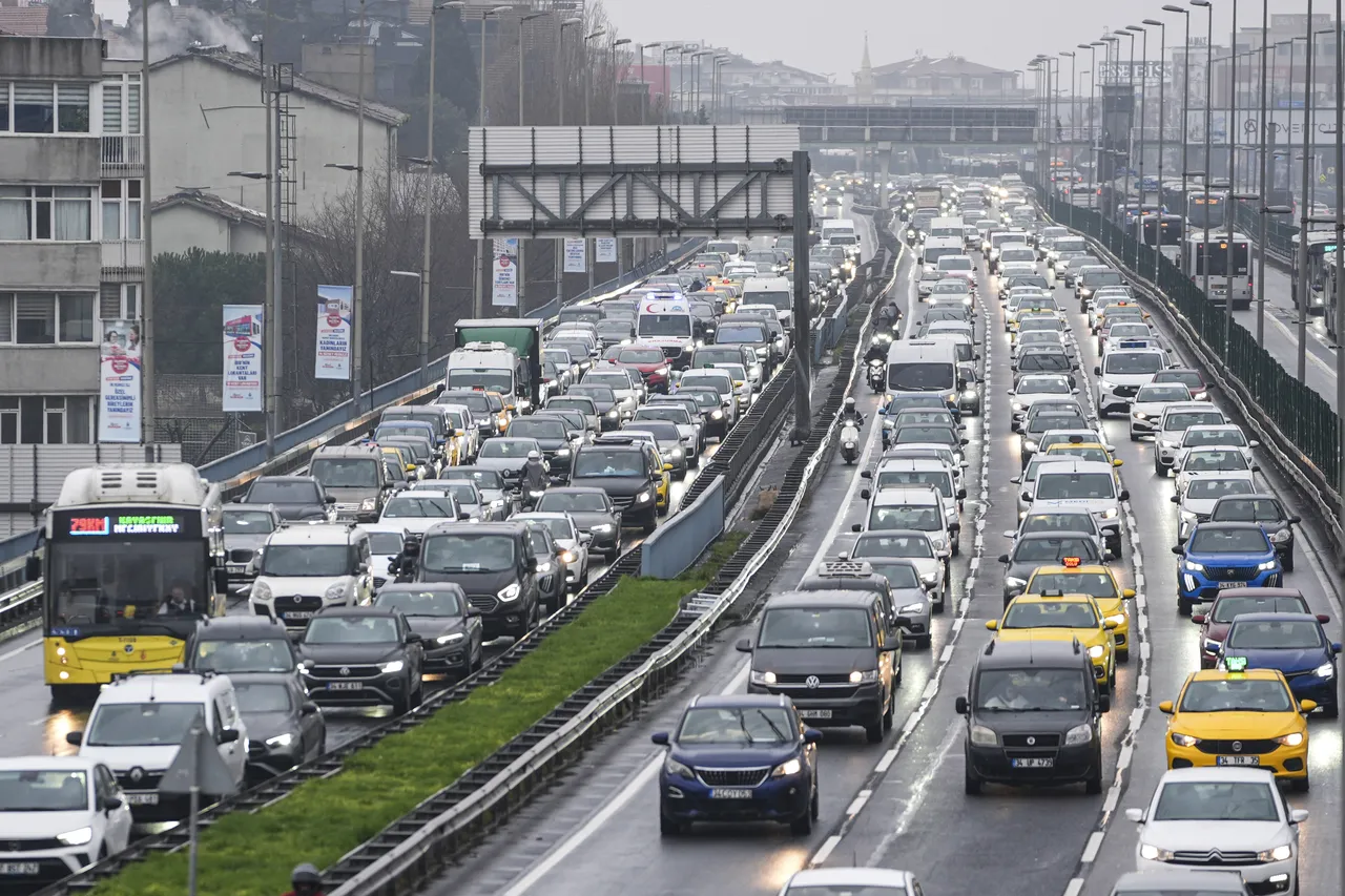 İstanbul’da ‘Pazartesi´ klasiği! Trafik yoğunluğu yüzde 78’e çıktı