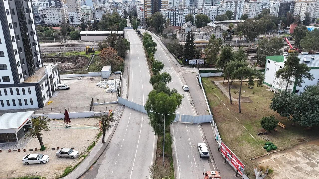 James Bond'un çekildiği köprü yıkılıyor! Adana’da bir devir sona erdi
