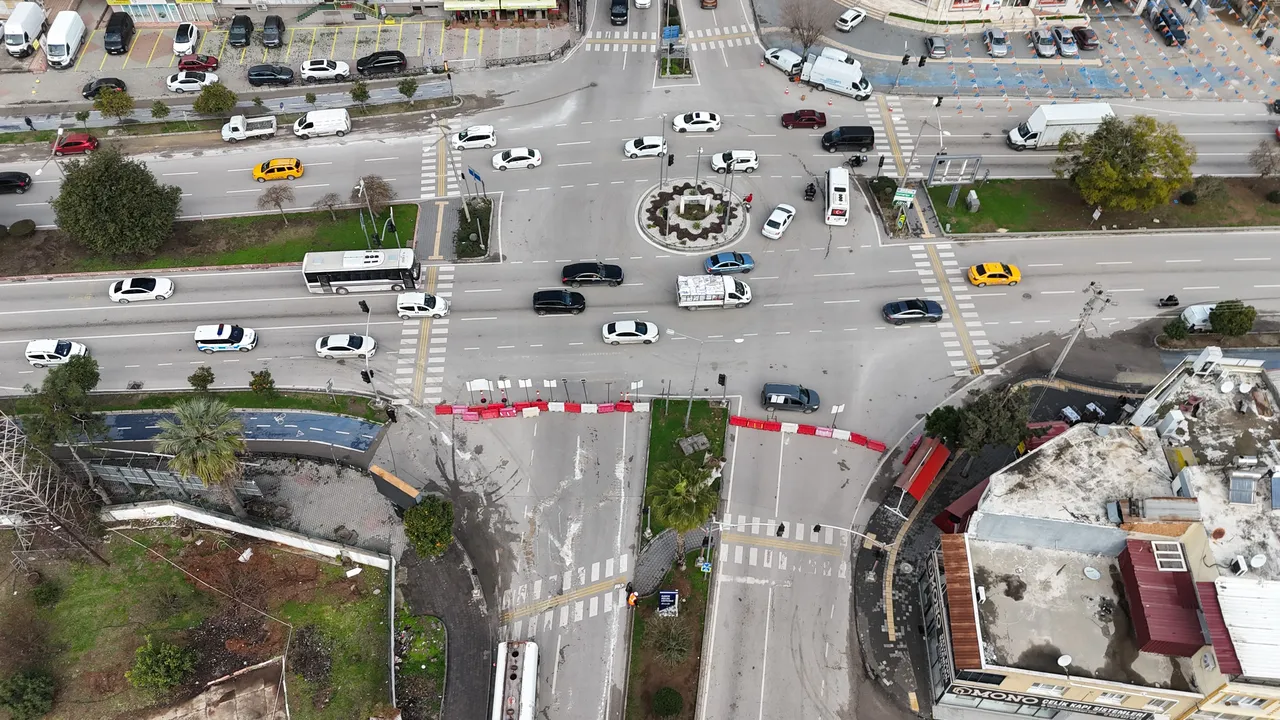 James Bond'un çekildiği köprü yıkılıyor! Adana’da bir devir sona erdi