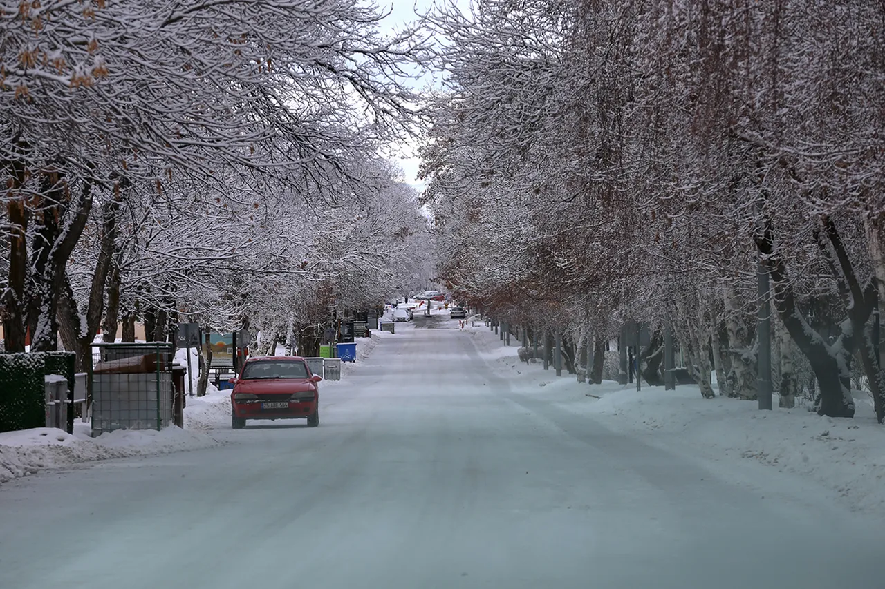 Uzmanlar son raporu paylaştı, kar yeniden başladı! 100lerce yere ulaşım durdu