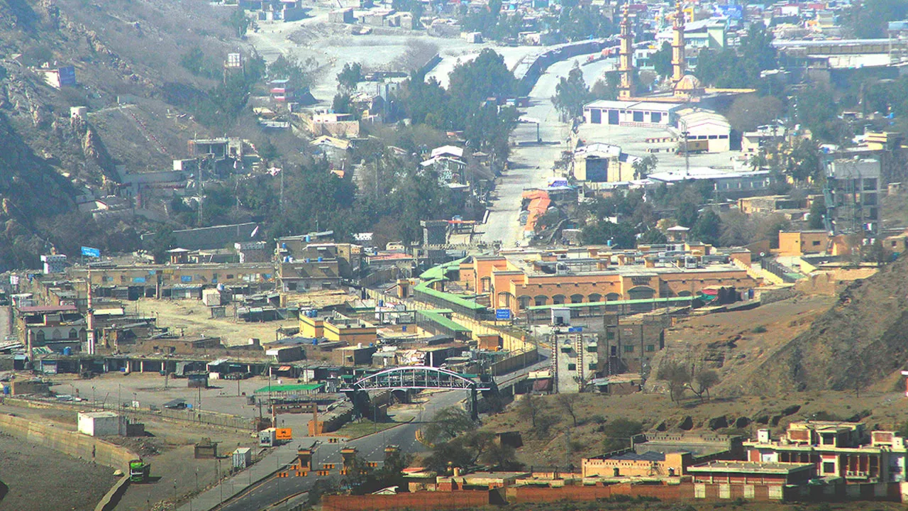 Afganistan-Pakistan hattında gerilim sürüyor! Kabil yönetimi bilançoyu açıkladı