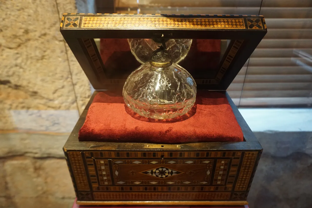 Bir zamanlar depolarda tutuluyorlardı: Mukaddes Emanetler gün yüzüne çıktı!