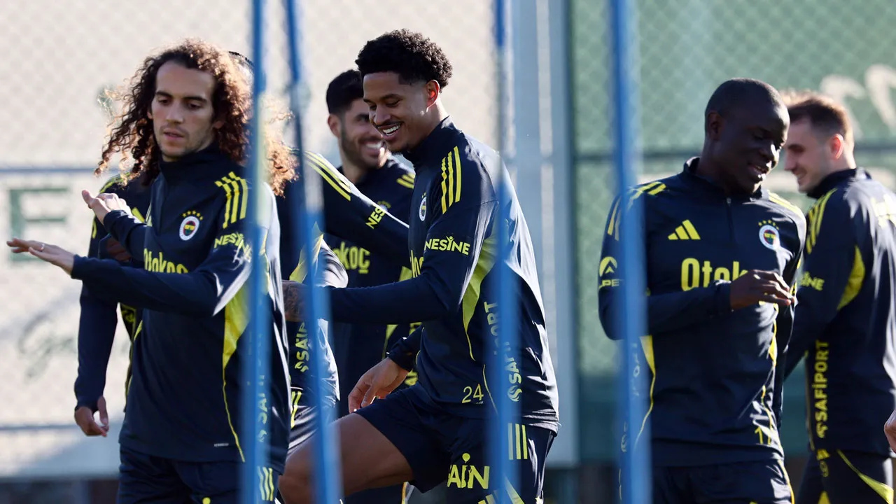 Fenerbahçe'de 2 yıldızdan iyi haber! 