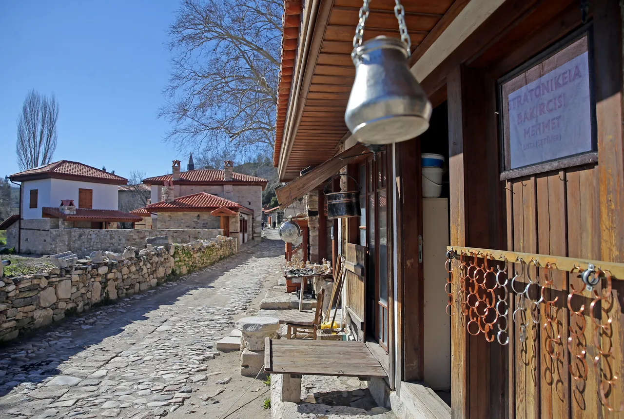 Gladyatörler kentinde Geleceğe Miras imzası: Stratonikeia’nın kalbi yeniden atacak