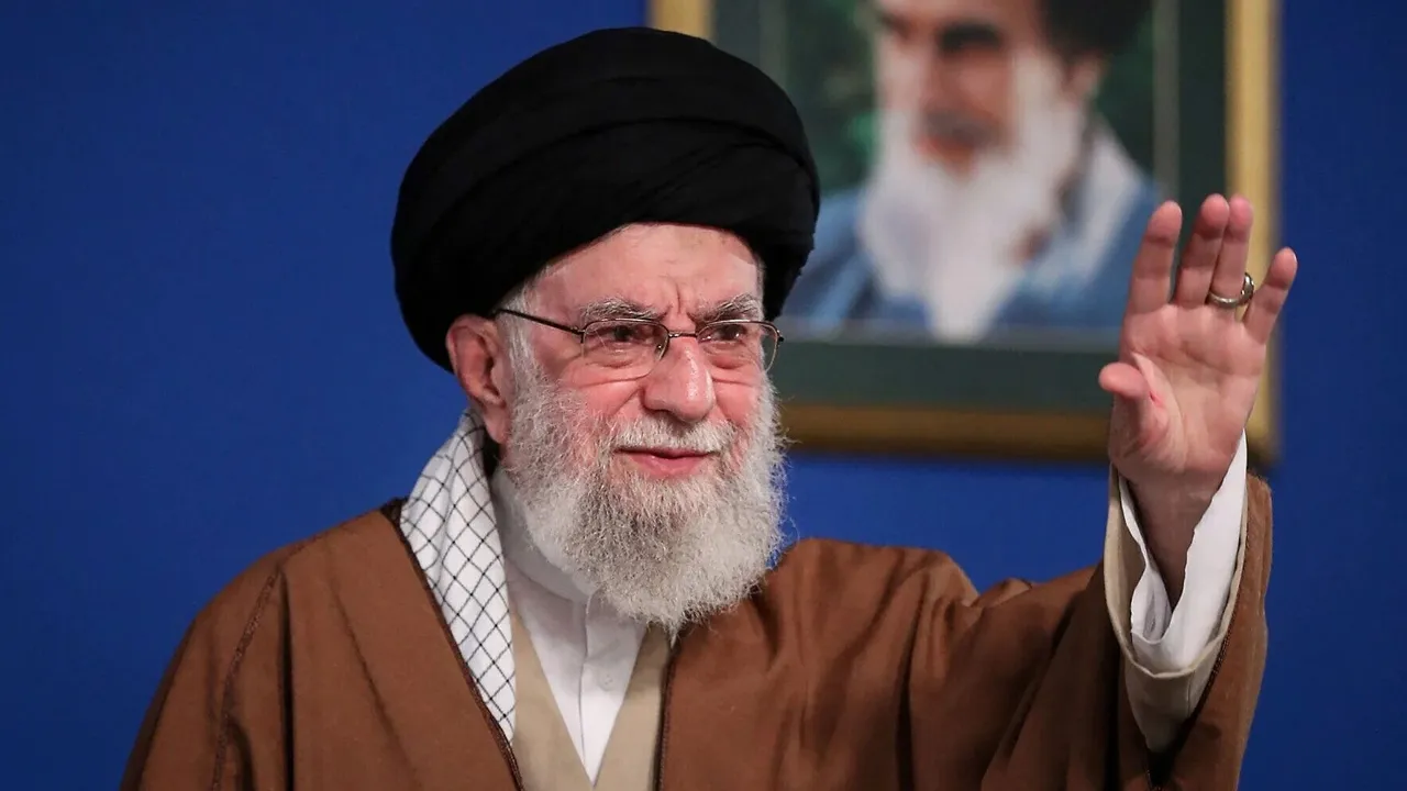 İran duyurdu! Hamaney öldürüldü