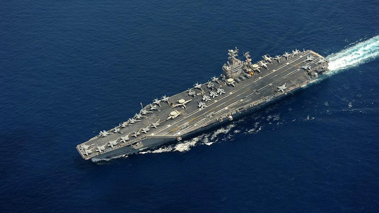 İran’dan ABD’ye balistik füze hamlesi! USS Abraham Lincoln hedef alındı