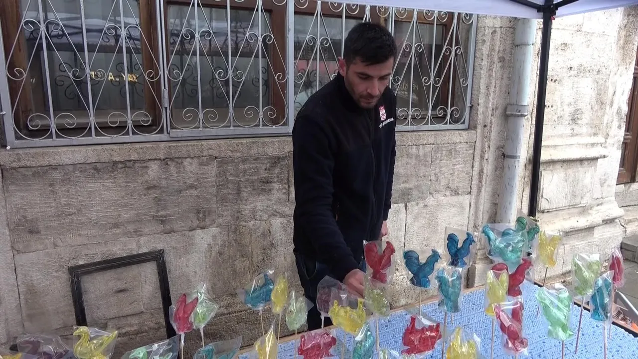 Sivas’ın asırlık Ramazan geleneği horoz şekerleri tezgahlarda