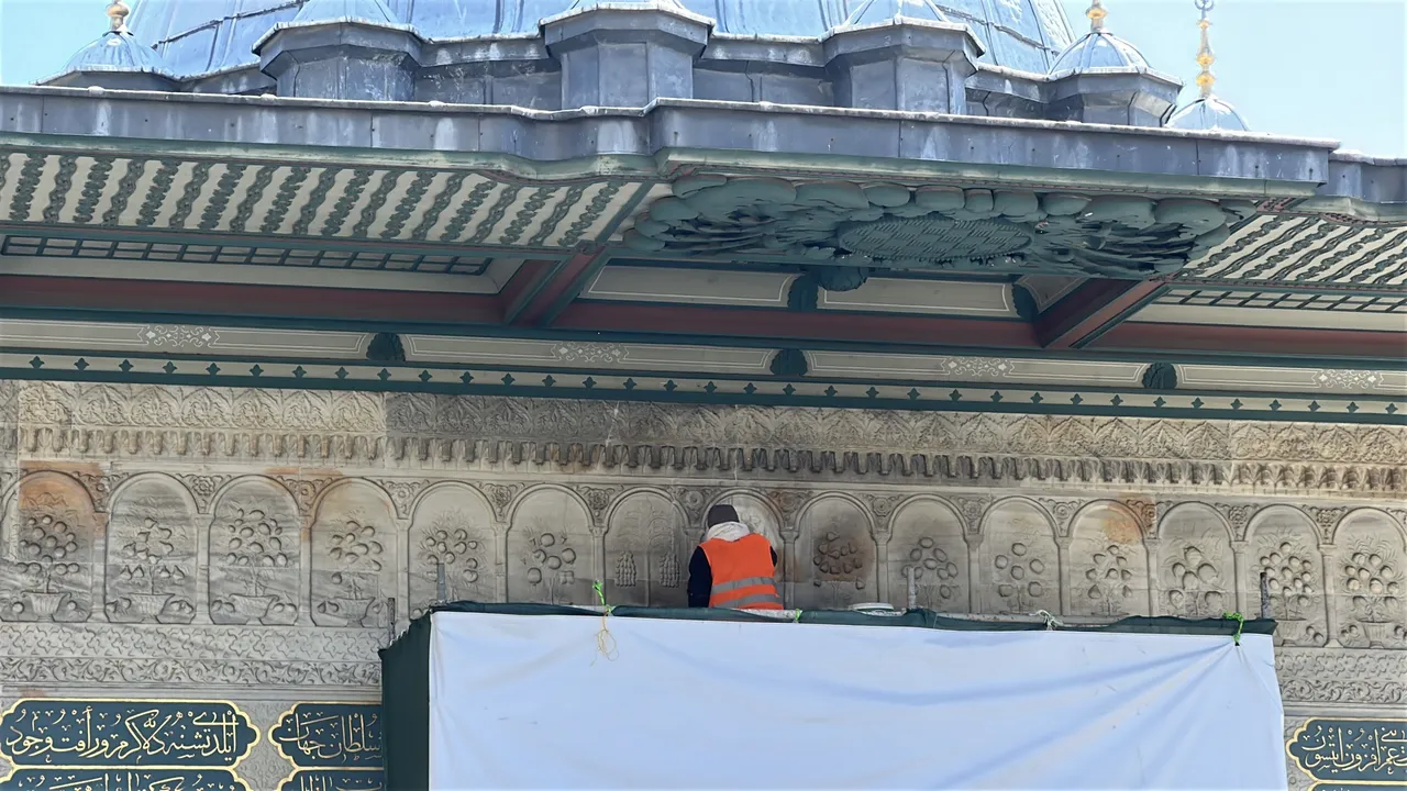 300 yıllık tarihi çeşme ateşe verilmişti! Temizlik çalışmaları başladı