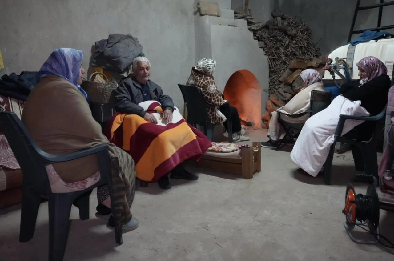 Denizli'de artçı depremler peş peşe geldi! İnsanlar sokaklarda sabahladı