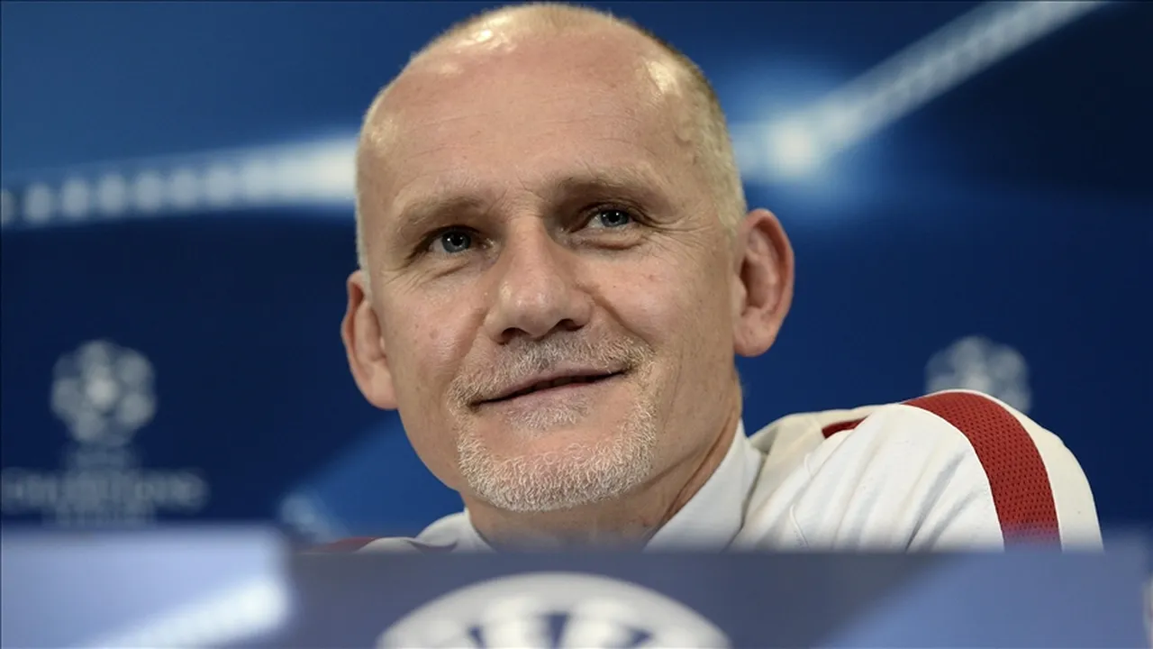 Sarı-kırmızılı takımın eski kalecisi ve eski yardımcı antrenörü Claudio Taffarel, Brezilya Milli Takımı'nda görev yapıyor.