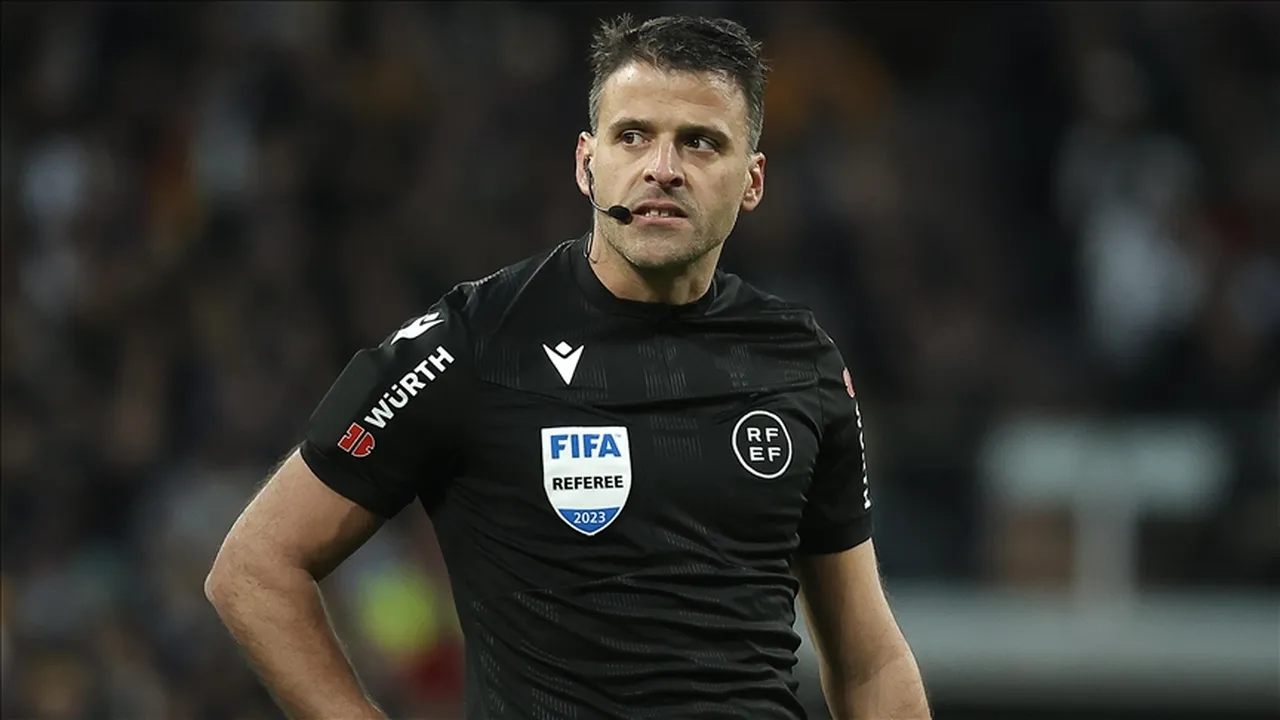 Jesus Gil Manzanonun yönettiği Galatasaray maçları! Galatasaray Liverpool maçında İspanyol hakem düdük çalacak!