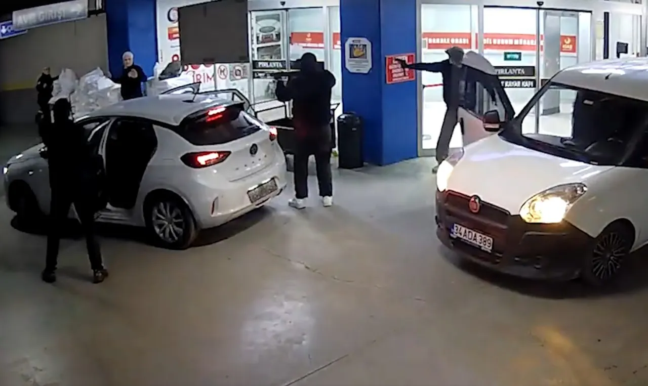 Kuyumcukent'te büyük soygun! Uzun namlulu silahlarla gelip milyonlarla kaçtılar