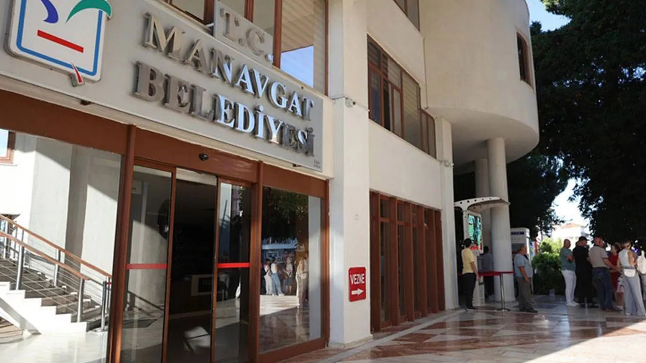 Manavgat Belediyesi'ndeki yolsuzluk skandalında üçüncü perde! Aralarında müteahhitler ve otel sahipleri de var