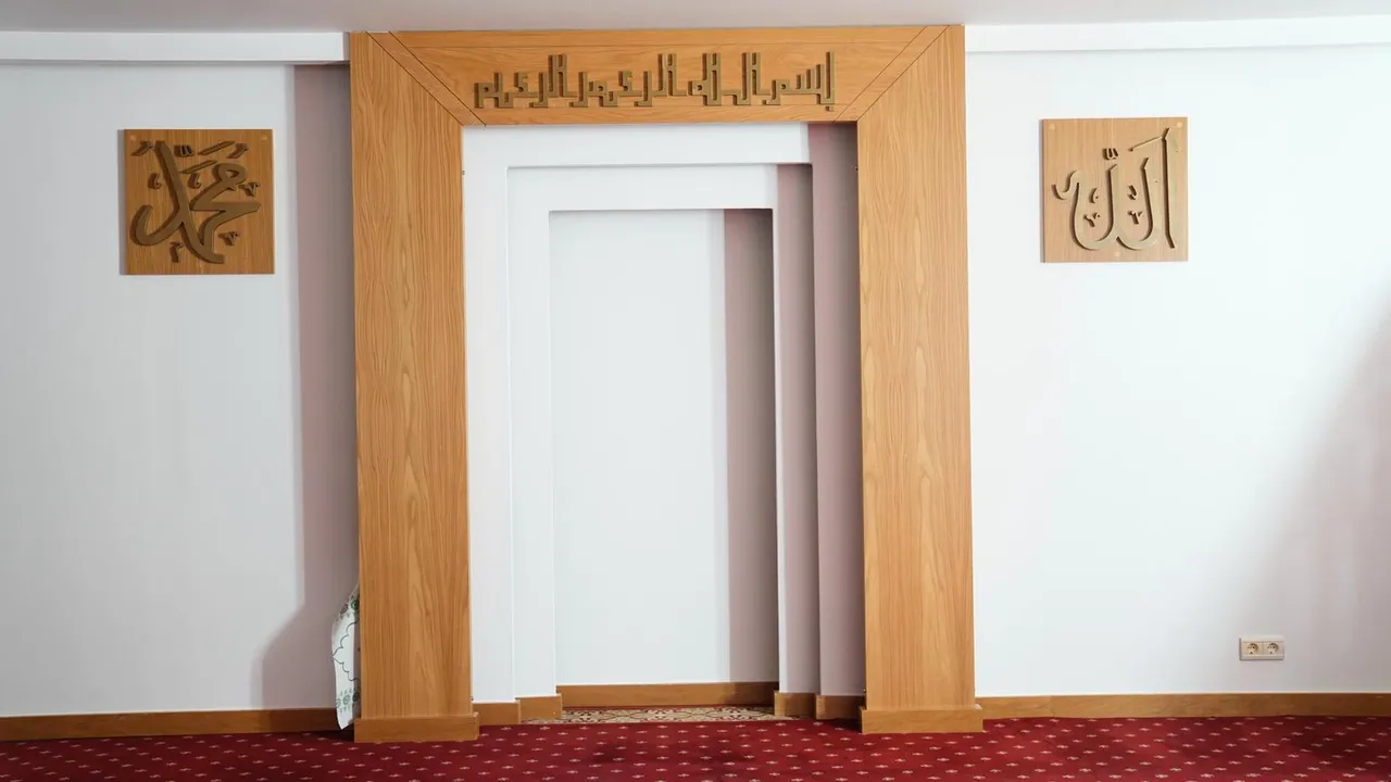 Müslüman öğrencilere baskı iddiası! Sosyal medya ayağa kalktı, Yeditepe Üniversitesi'nden açıklama var