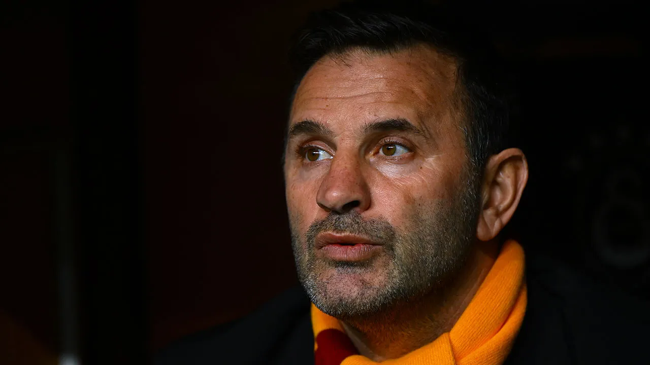  Okan Buruk'tan hakeme olay sözler: Birine göstermek için kart verdi