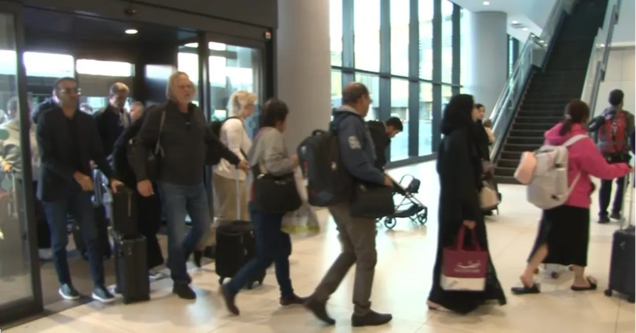 Savaşın gölgesinde 10 gün! Katar'da mahsur kalan Türk vatandaşları Türkiye'ye döndü