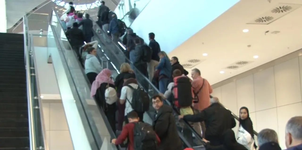 Savaşın gölgesinde 10 gün! Katarda mahsur kalan Türk vatandaşları Türkiyeye döndü