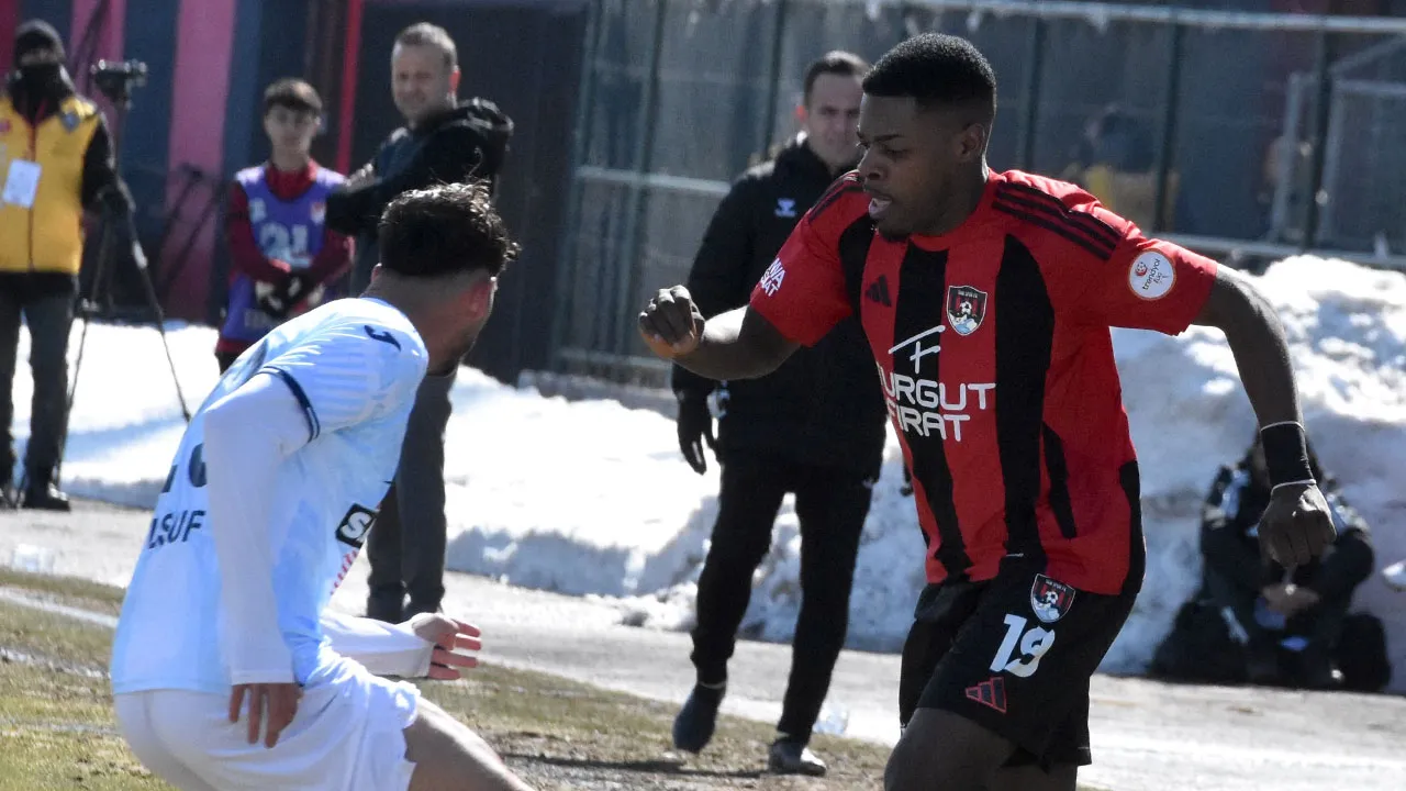 Vanspor tek attı, üç aldı